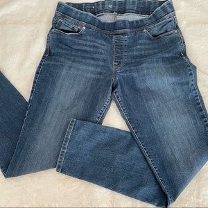 32” (14 M) Levi’s pull on Jean leggings.